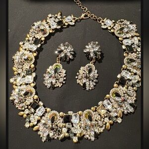 Gold-Tone Crystal Statement Necklace and Earring Set - Sparkling silver& Black